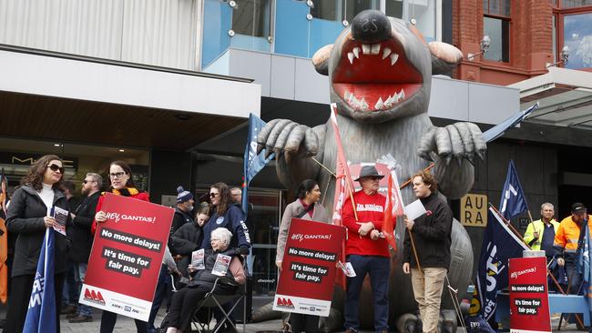 Unions rally out the front of Crowne Plaza Hobart where the meeting is held. Qantas AGM in Hobart. Picture: Nikki Davis-Jones