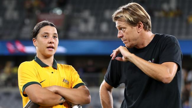 SYDNEY, AUSTRALIA - FEBRUARY 19: Australia's coach Tony Gustavsson speaks with Sam Kerr of Australia at full time during the 2023 Cup of Nations Match between Australian Matildas and Spain at CommBank Stadium on February 19, 2023 in Sydney, Australia. (Photo by Brendon Thorne/Getty Images)