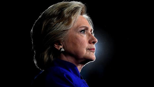 US Democratic presidential nominee Hillary Clinton looks on during a campaign rally in Tempe, Arizona. (AFP PHOTO/JEWEL SAMAD)