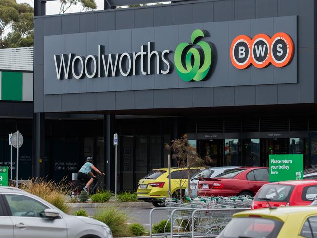 Woolies says more are shopping online