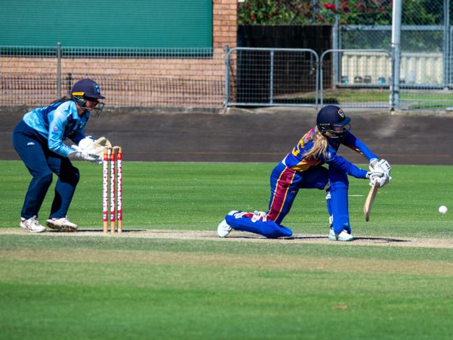 Kate Pelle behind the stumps for Parramatta. Picture: Thomas Lisson.