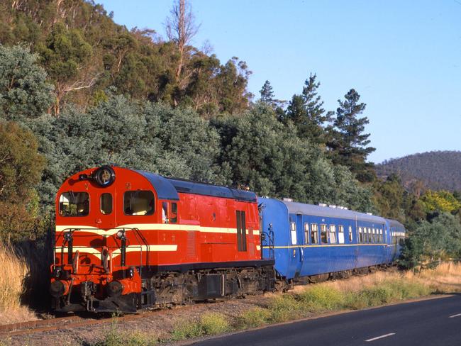 A Derwent Valley Railway train approaches New Norfolk in 2002. Photo credit Steve Bromley. I