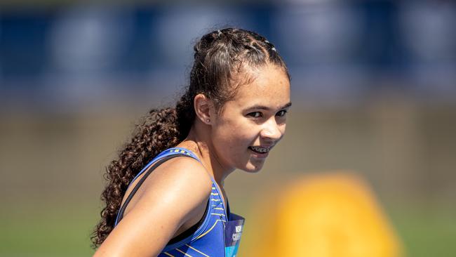 U15 winner Maya Taber from Randwick Botany (left in blue) edged out Matilda Harrison from UTS North.