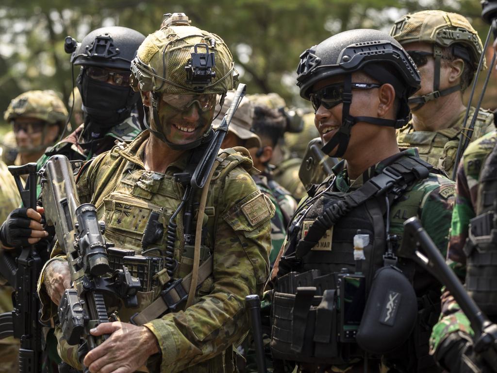 Australian Army and Indonesian Armed Forces soldiers during Exercise Keris Woomera 2024 at Banongan Beach, Indonesia. PHOTO: CPL Janet Pan