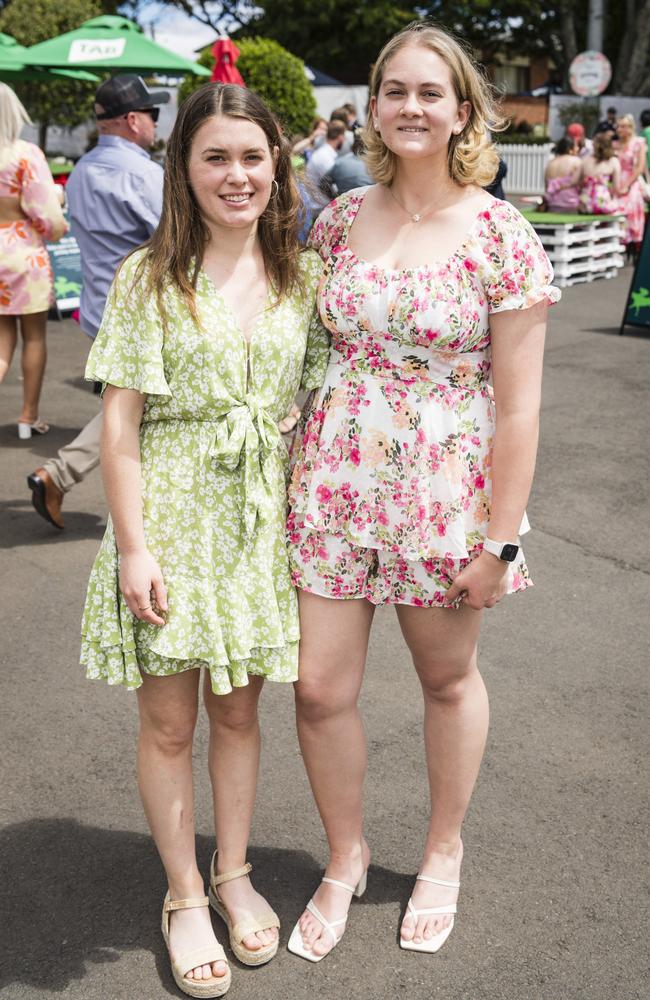 Kaitlin Glyde (left) and Danielle Grundy. Picture: Kevin Farmer