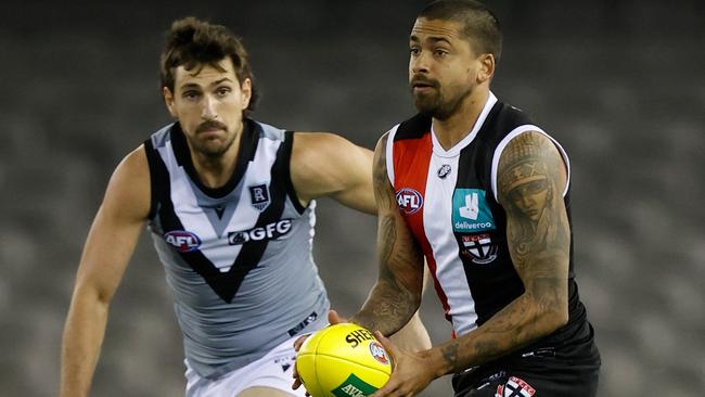 Bradley Hill had another solid game but couldn’t get his Saints over the line. Picture: AFL Photos via Getty Images