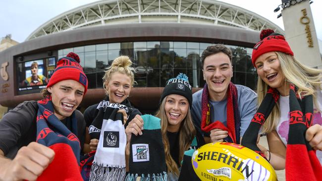 Tay Crawford, Charlotte Nenke, Jess Meachin, Sam Stones and Grace Mulvahil show their colours for Gather Round. Picture: Roy VanDerVegt