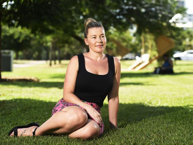 darwin resident Stacee Harris, 39, poses for a photo at the Esplanade in Darwin on Tuesday, February, 12, 2019.  Harris was diagnosed with ovarian cancer. She wants to spread awareness but also highlight how there needs to be improvements in womenÕs health testing and access to doctors.Picture: Keri Megelus