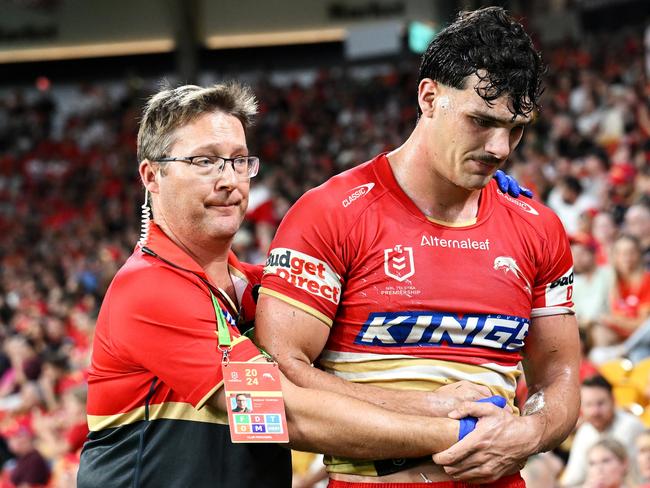 Herbie Farnworth of the Dolphins grimaces as he leaves the field with an injury. Picture: Bradley Kanaris/Getty Images