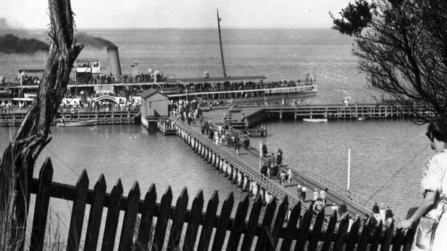 Sorrento from the hill, near the pier, in 1935.