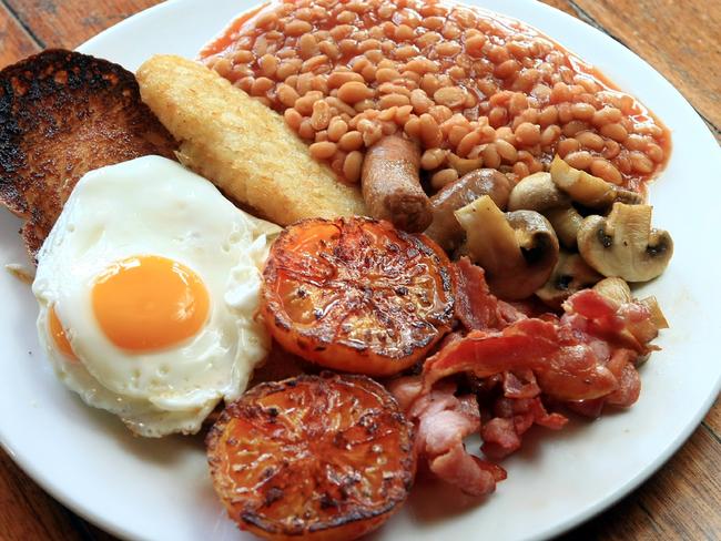 28/08/2008 NEWS: The Traditional english breakfast. Eggs, bacon, toast, mushrooms, hash brown, baked beans, tomato and sausage all cooked in canola oil.