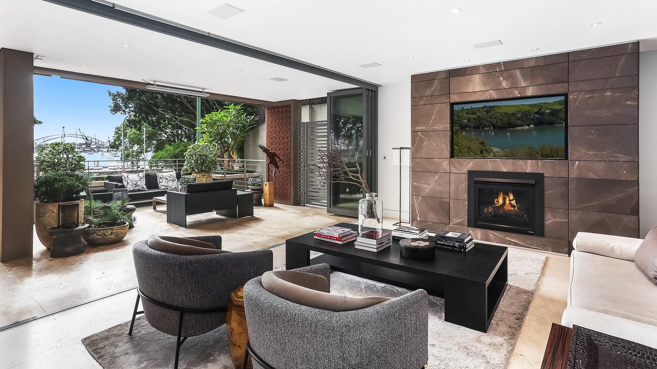 1/44 New Beach Road, Darling Point, has a $10m price guide.