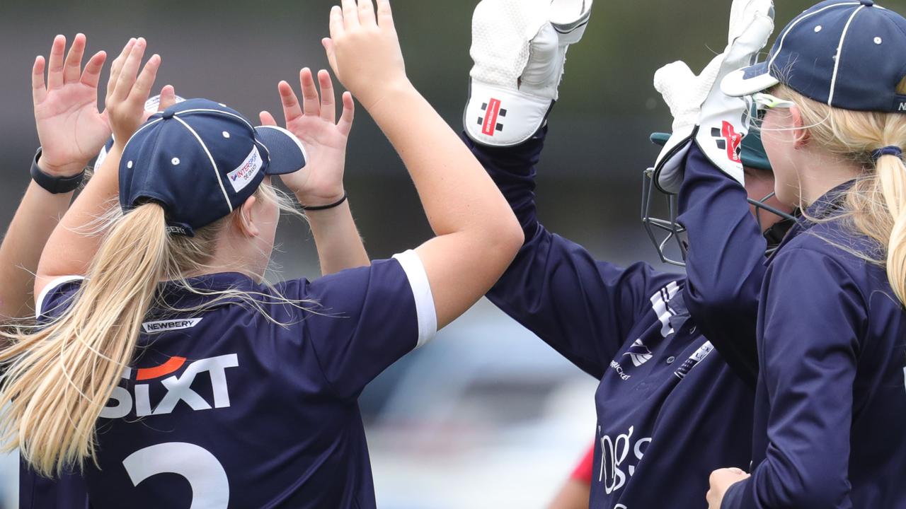 Rising Victorian female cricket stars put on a show