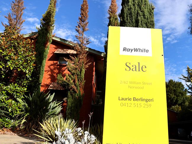 ADELAIDE, AUSTRALIA - NewsWire Photos May 11 2022:  generic shots of homes sale for cost of living features. Picture: NCA NewsWire / Kelly Barnes