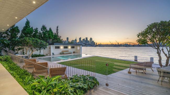 82 New Beach Rd, Darling Point – the most viewed home in 2023 on realestate.com.au.