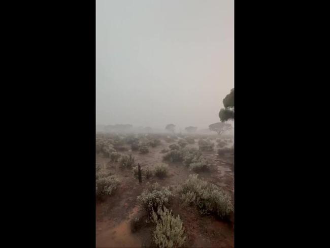 Huge thunderstorm rolling through South Australia