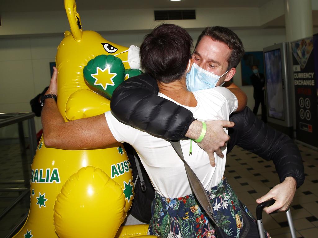 Siblings Grant and Audine Bartlett reunited after two years. Picture: NCA NewsWire/Tertius Pickard