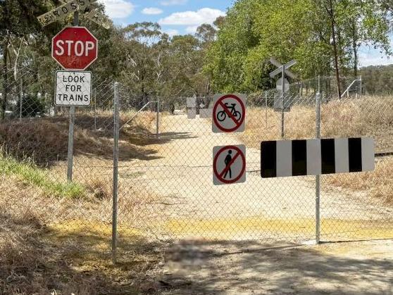 The Fidler Lane rail crossing in Mount Barker has been closed to cyclists and pedestrians. Picture: Mount Barker Council