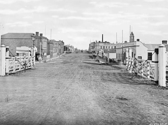 Historical photo of Ballarat's Lydiard St crossing. Picture: Facebook/Ballarat Historical Society