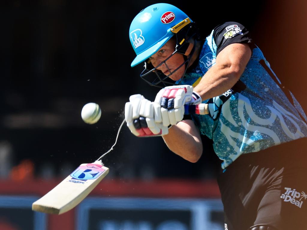 SYDNEY, AUSTRALIA - OCTOBER 22: Grace Harris of the Heat breaks her bat during the WBBL match between Perth Scorchers and Brisbane Heat at North Sydney Oval, on October 22, 2023, in Sydney, Australia. (Photo by Mark Evans/Getty Images)