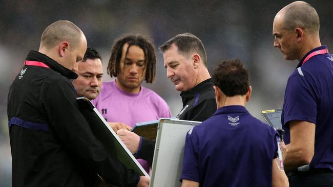 Dockers head coach Ross Lyon adjusts his match ups at the three quarter time break during the round 20 AFL match against the Cats at Optus Stadium. Picture: Getty Images