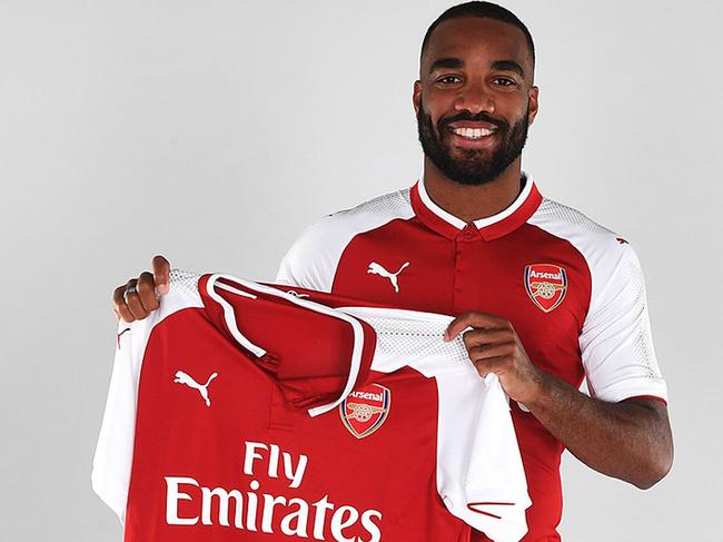 Alexandre Lacazette join Englaihs Premier League club Arsenal