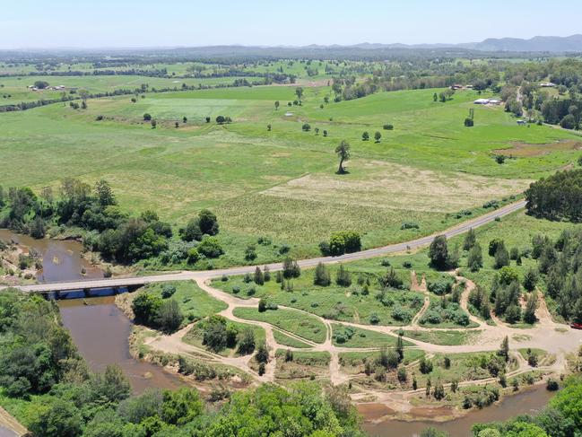 VIDEO: Fence to block 4WD access to ‘trashed’ Mary River