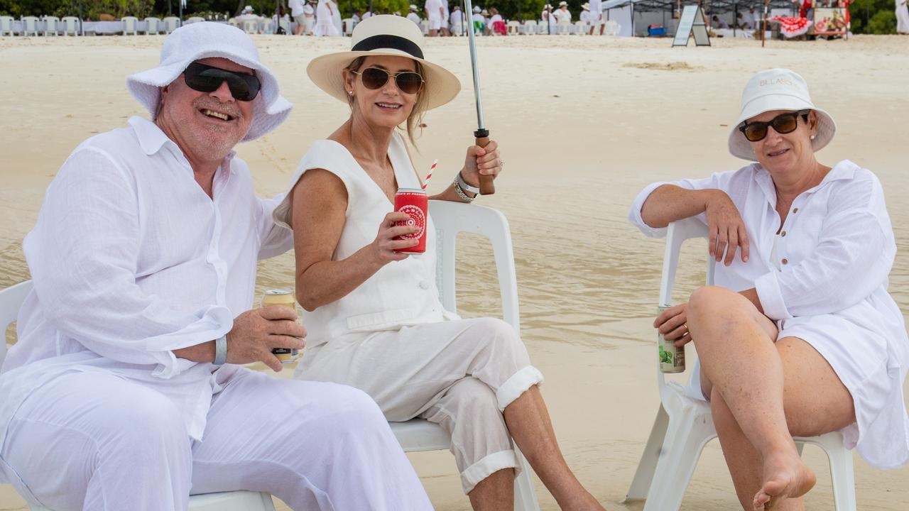 White on Whitehaven Andrew Pattinson Vampp Photography Airlie Beach