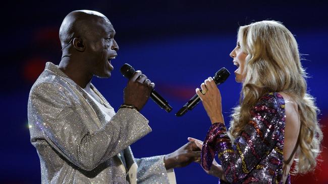 Seal and Heidi Klum perform an unforgettable (for all the wrong reasons) duet at the Victoria's Secret Fashion Show in 2007. Picture: AP