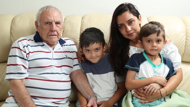 <s1>CONCERN: Frank Jenkins with daughter Jen Bowen and her children Henry and William. </s1>Picture: Dylan Coker