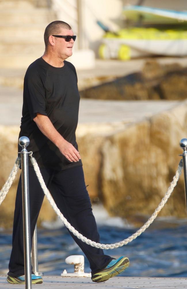 Australian businessman James Packer was seen wrapping up a jog in Cap d'Antibes before returning to his yacht.