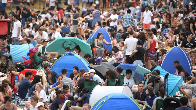 Revellers are seen at Kirribilli during New Year's Eve celebrations prior to the Covid-19 pandemic.