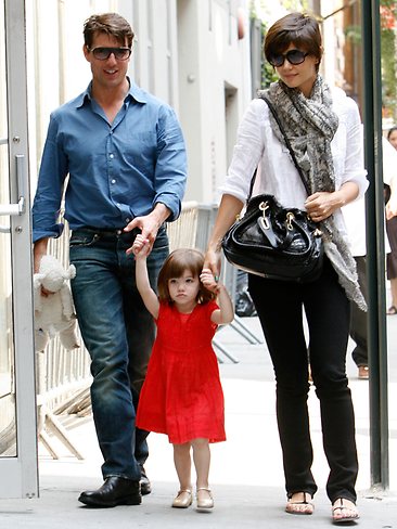 <p>As a celebrity couple ... Katie Holmes and Tom Cruise take their daughter Suri Cruise around Manhattan back in 2008. Photo: Getty Images</p>