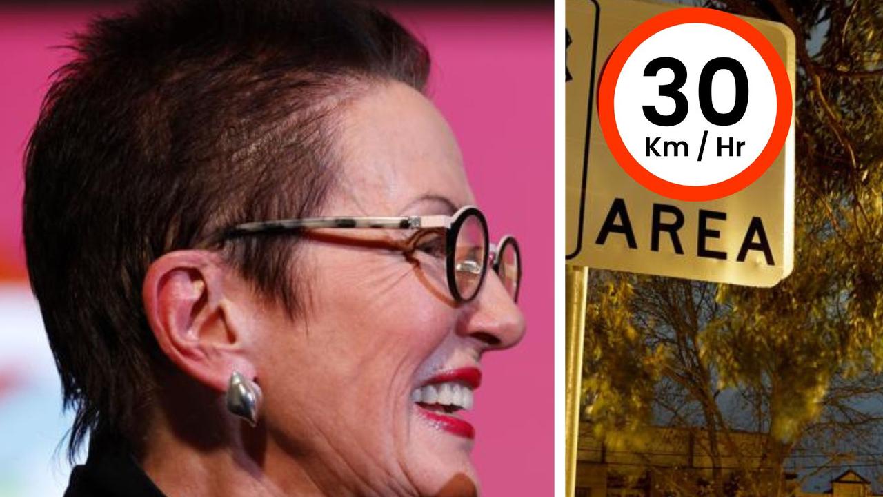 A new survey has revealed there were just six submissions in favour of for the Clover Moore push to slash Sydney CBD speed limits to 30km/h.