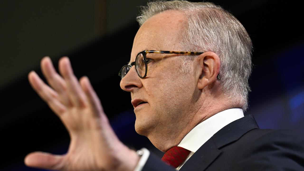 Anthony Albanese has reacted tersely to a question from Sky News reporter Andrew Clennell. Picture: NewsWire / Martin Ollman