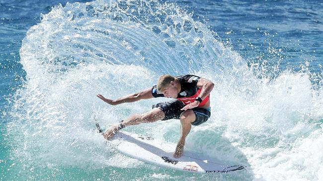 Mick Fanning, Stephanie Gilmore make faltering starts to their world ...