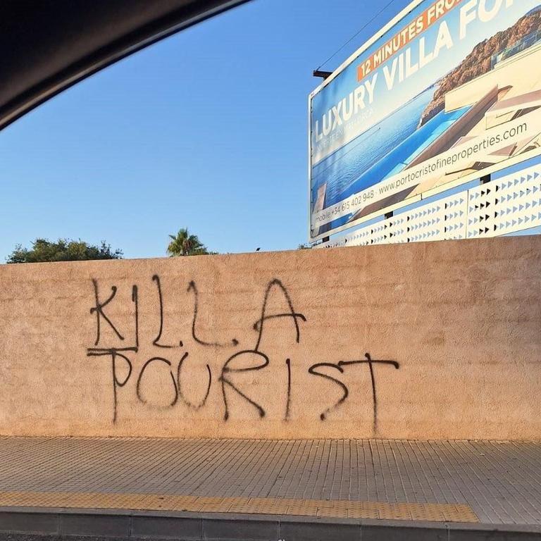 The hateful graffiti that caused massive outrage in Majorca. Picture: PP