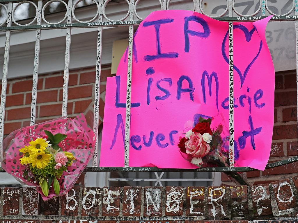 Signs placed by fans outside Graceland to pay their respects to Lisa Marie Presley. Picture: Justin Ford/Getty Images