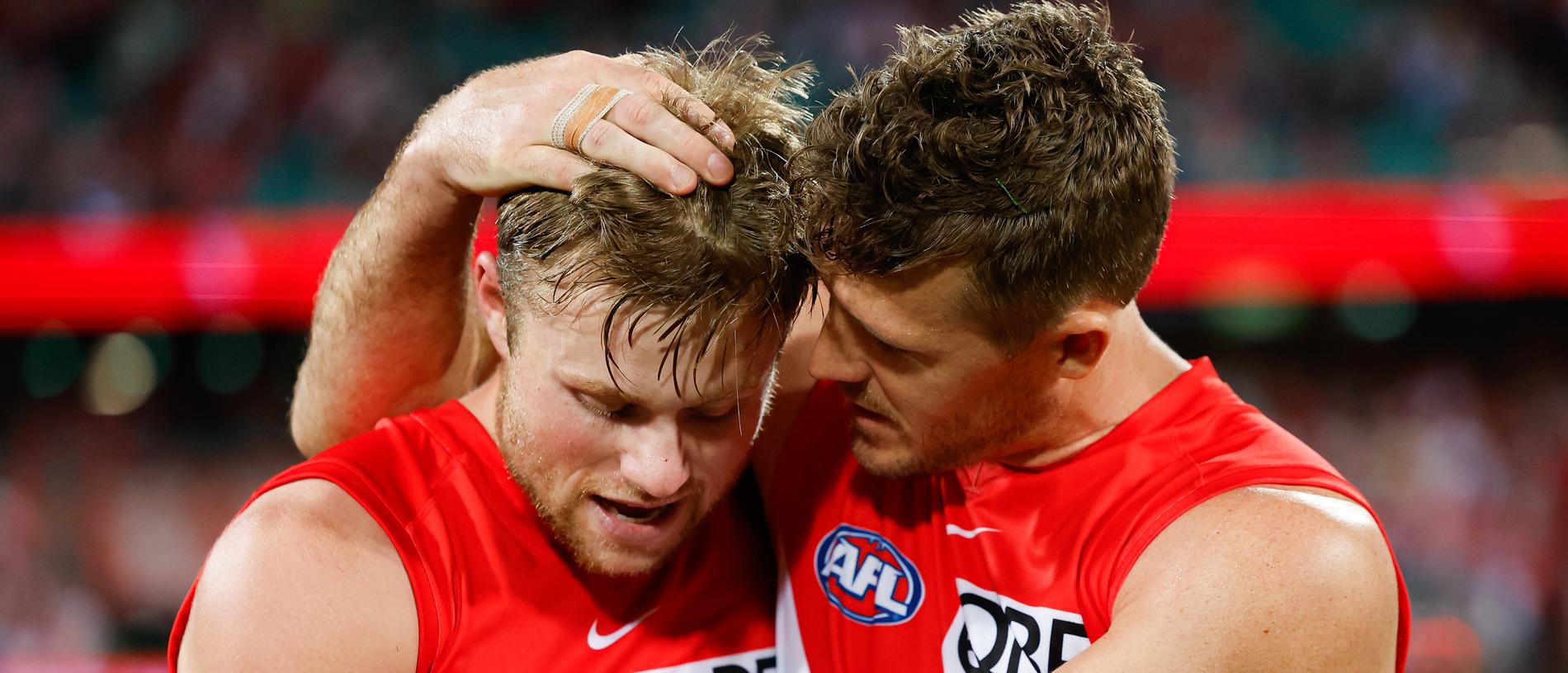 SYDNEY, AUSTRALIA - SEPTEMBER 07: Luke Parker of the Swans celebrates with Braeden Campbell during the 2024 AFL First Qualifying Final match between the Sydney Swans and the GWS GIANTS at The Sydney Cricket Ground on September 07, 2024 in Sydney, Australia. (Photo by Dylan Burns/AFL Photos via Getty Images)