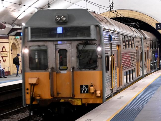 SYDNEY, AUSTRALIA - NewsWire Photos,, June 30, 2022: , Morning commuters at Museum train station in Sydney's CBD as industrial action continues with the trains., Picture: NCA NewsWire / Jeremy Piper,