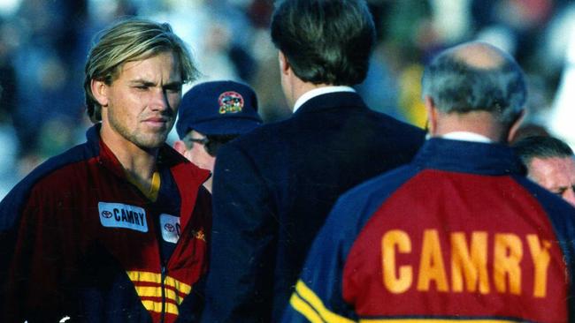 Tony Modra with coach Graham Cornes in August 1994.