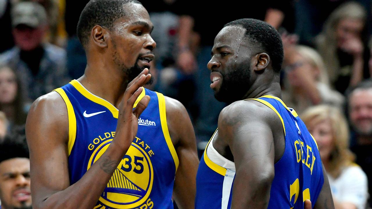 Kevin Durant (L) and Draymond Green aren’t getting along.
