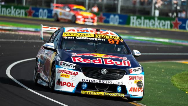 Shane van Gisbergen had some tyre dramas on the race’s penultimate lap. Picture: Getty