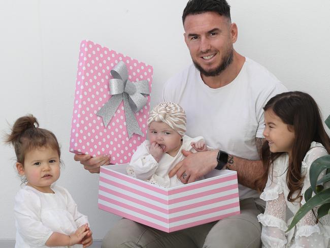 EXCLUSIVE call Jamie Hanson ********FATHERS DAY******** Darius Boyd with Willow 5yrs, Romi 23mnths and Mia 5mnths old talks about Fathers Day . Pic Annette DewStory Reshni Ratnam