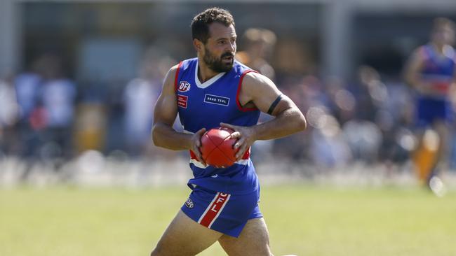 Keilor’s Luke Cartelli assesses his options. Picture: Valeriu Campan