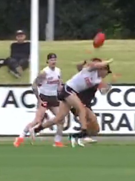 Nick Daicos tackled Nathan Murphy awkwardly.