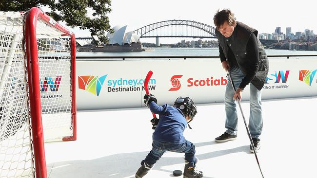 A young player goes head-to-head with Wayne Gretzky.