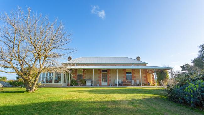 Barrahead is one of the earliest pastoral runs in the state and was first taken up as the Victoria Valley Run by <b>Thomas Woolley</b> in 1838.