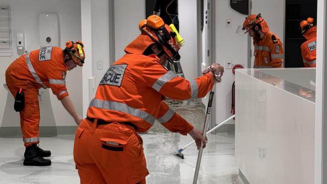 About 1am Sunday 5 January police were called to Australian Bragg Centre on North Terrace after an alarm activation. When police arrived at the scene they found the building flooded and fire sprinklers activated. Picture: X - https://x.com/pictonchris/status/1876159804789674167?s=46