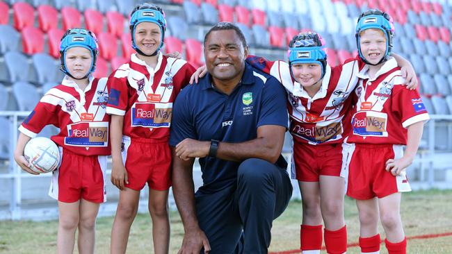 Petero Civoniceva with Redcliffe Dolphins juniors Jed Berrigan, Marlin Jones, Matthew Fender and Wil Berrigan. Picture: Jono Searle.